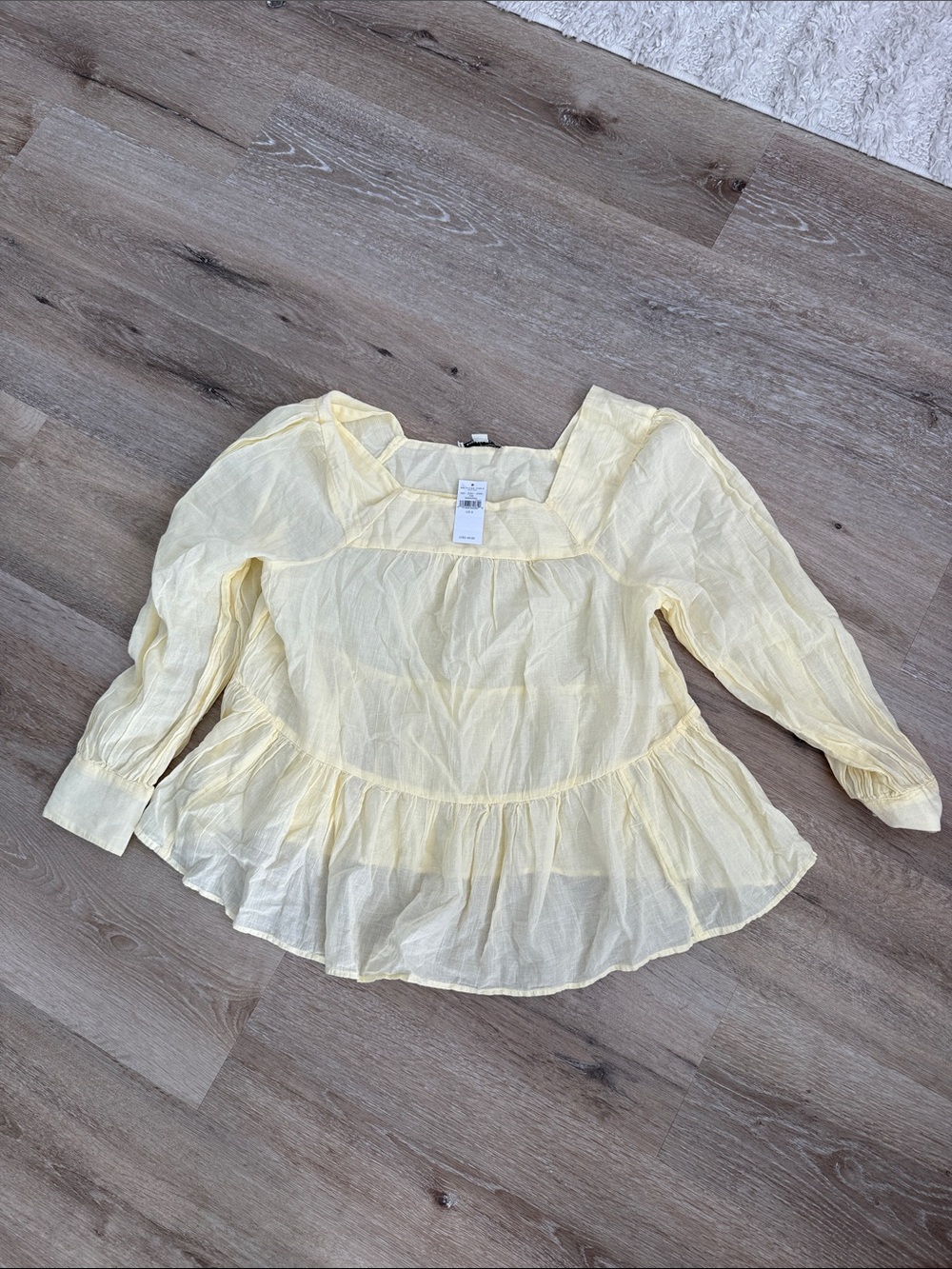 American Eagle Outfitters Pale Yellow Peasant Top